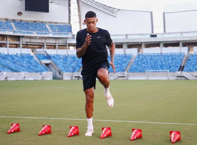 星空体育APP下载-洛佩斯自曝已与海港解约：下一站还想留在亚洲联赛