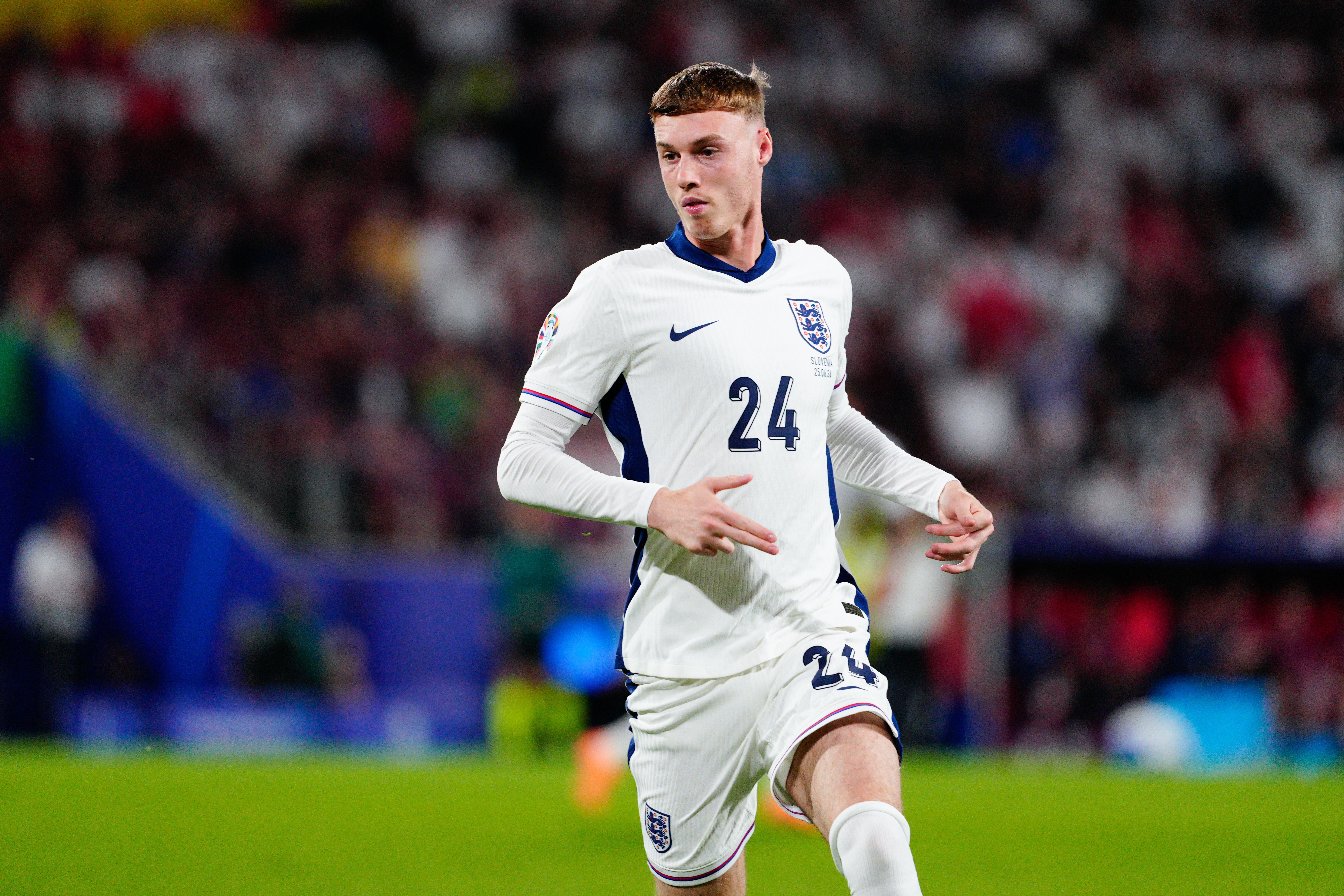 电讯报英格兰球员评分：本·怀特、梅努、帕尔默、福登4分最低